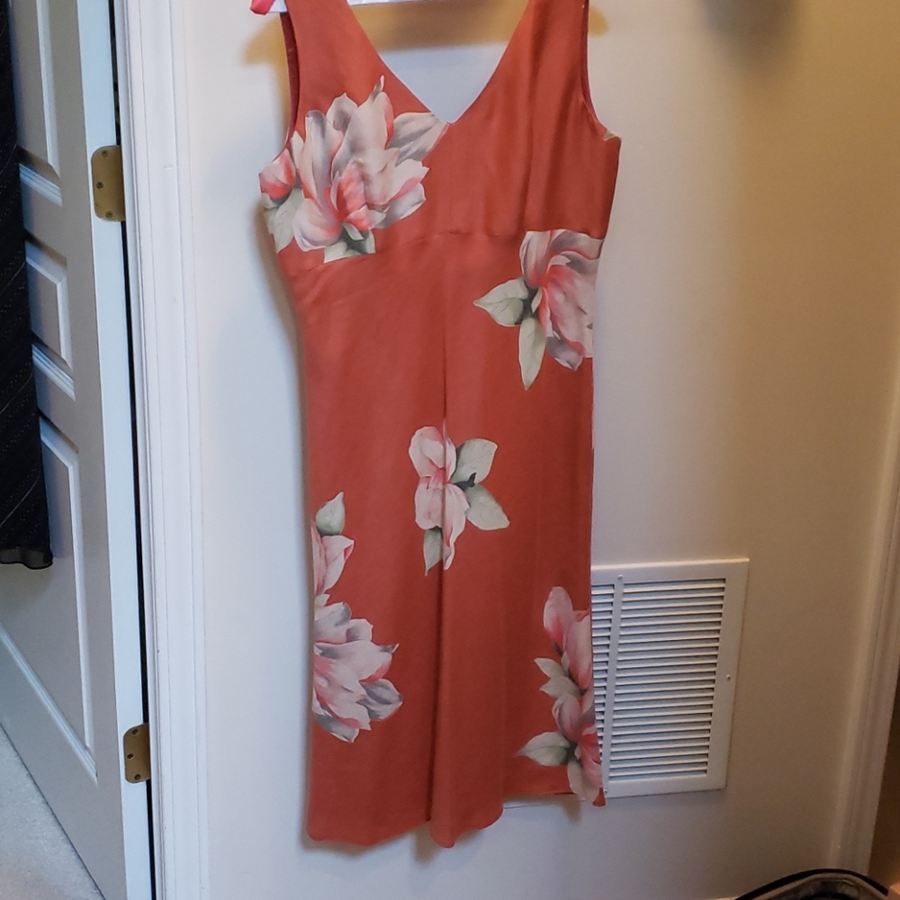 Gorgeous rust floral dress.